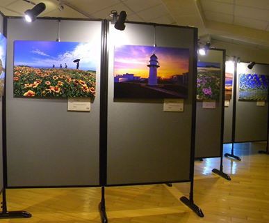 「最美麗海灣」澎湖攝影作品展，於澎湖遊客中心展出，歡迎參觀感受澎湖多樣化觀光魅力！http://taiwan.net.tw/m1.aspx?sNo=0019756

圖片來源：http://www.penghu-nsa.gov.tw/user/Article.aspx?Lang=1&SNo=03004215
